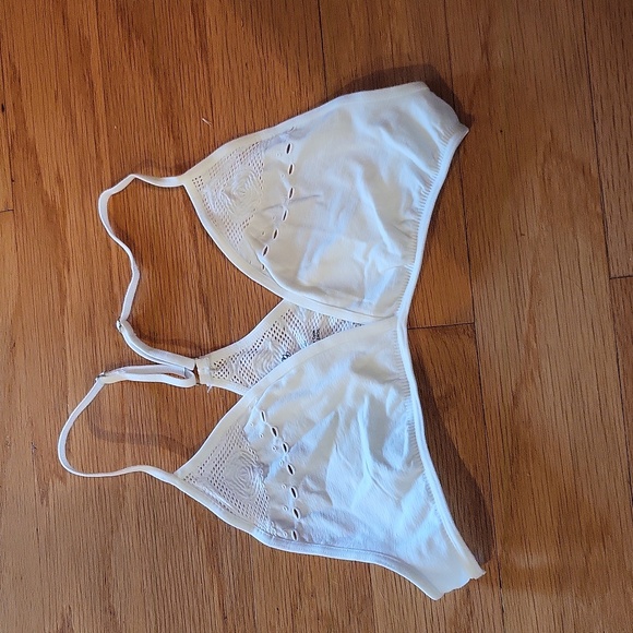 M/L pull on soft bra. New never worn. - Picture 6 of 8